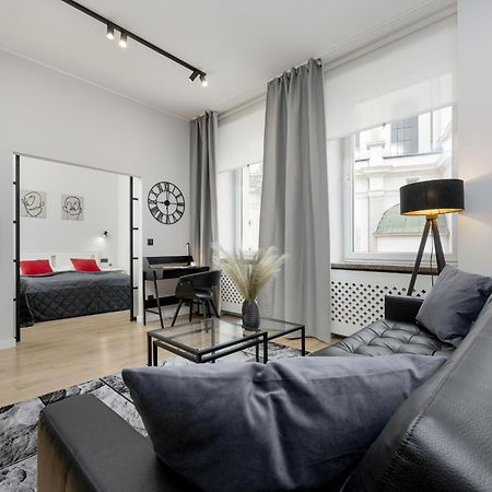 Exclusive Grey And Red Apartment In Warsaw Center By Noclegi Renters Zewnętrze zdjęcie